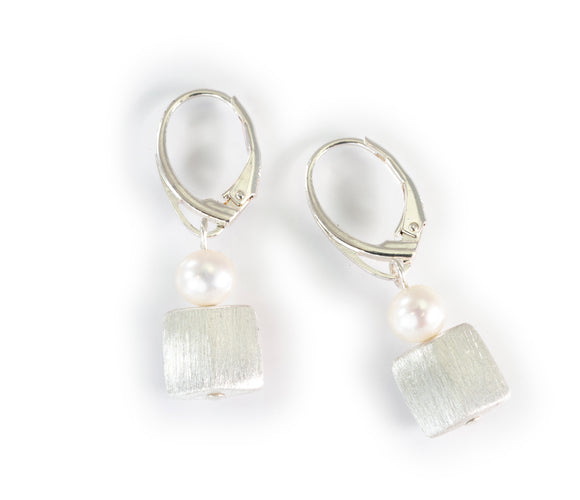 BABUE / Babette Up Earring by Naomi